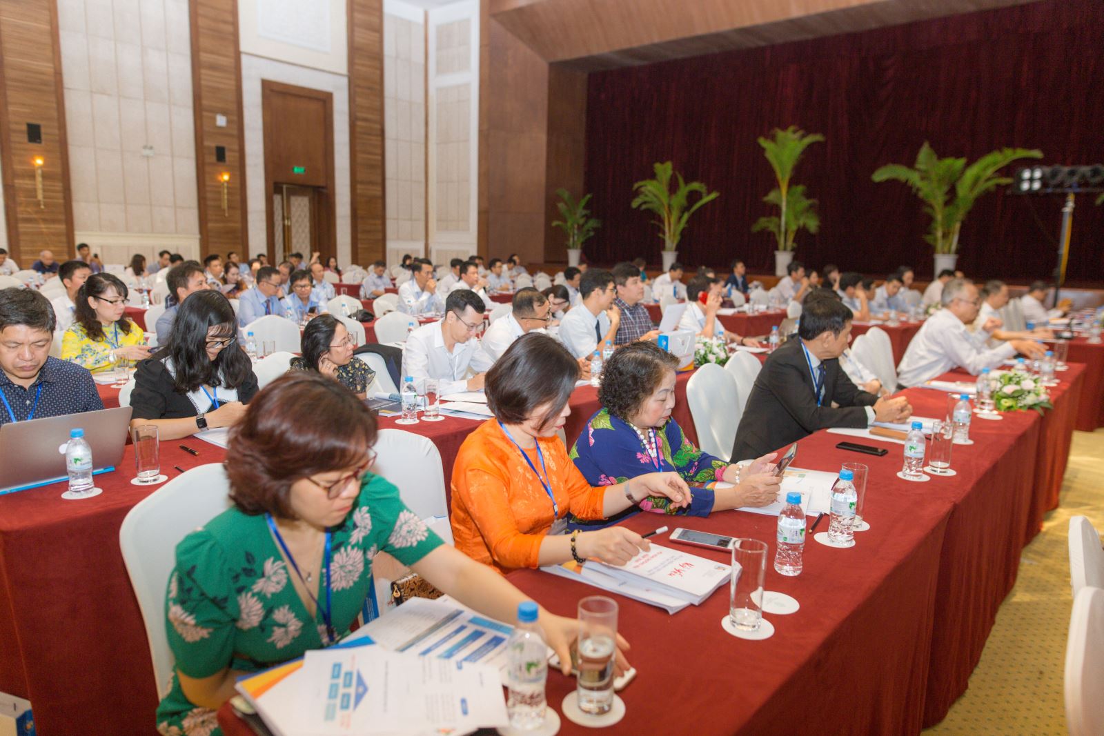 anh-3-kem-bai-hoi-thao-kiem-dinh-chat-luong-dao-tao-cac-co-so-dao-tao-luat2-w700-h393.JPG
